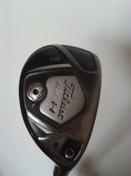 Titleist 910 hybrid 19°, pravý, stiff